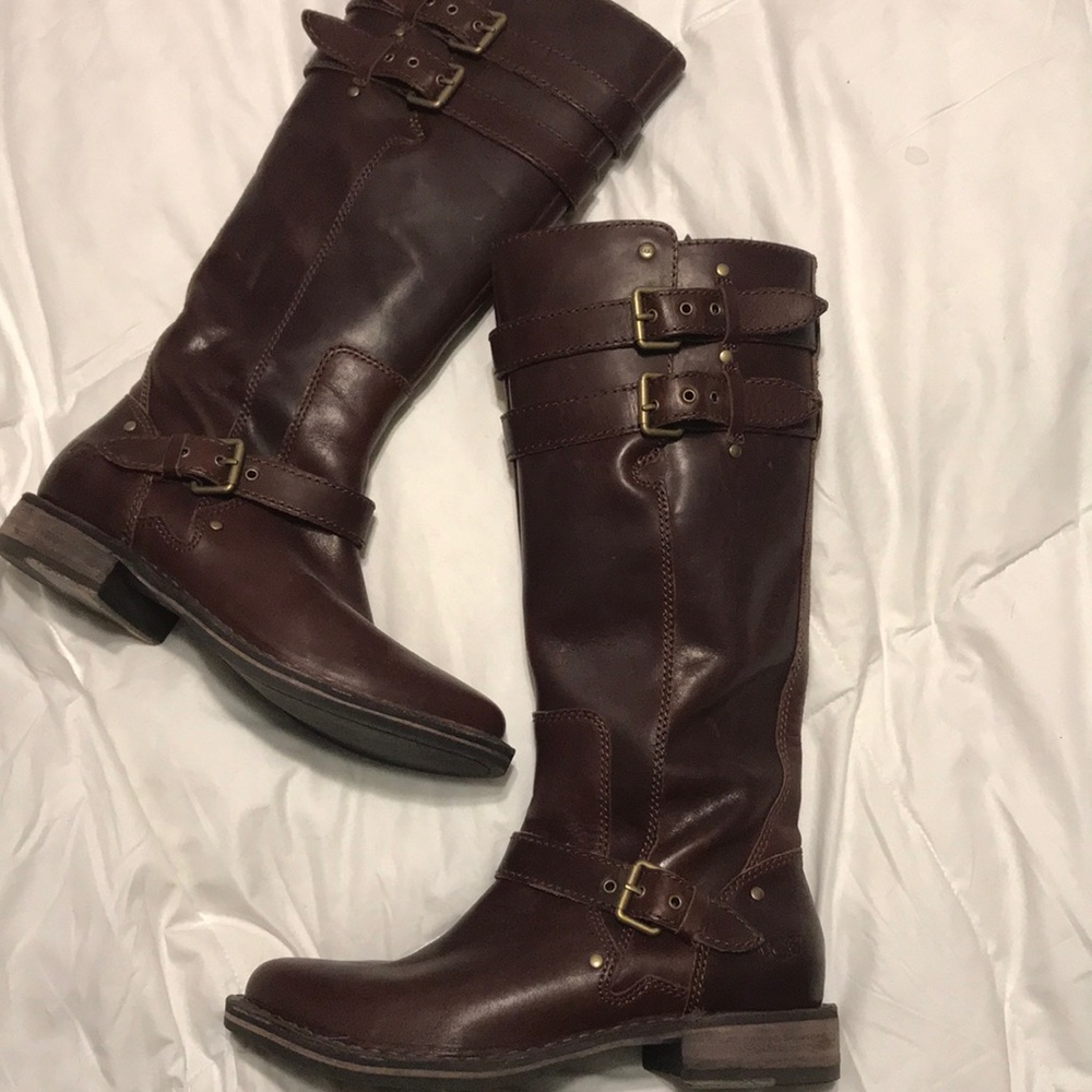 LIKE NEW! UGG tall brown leather boots